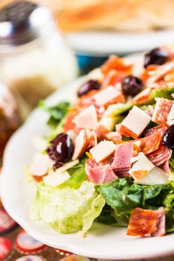 İtalyan kıyılmış salata