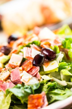 İtalyan kıyılmış salata