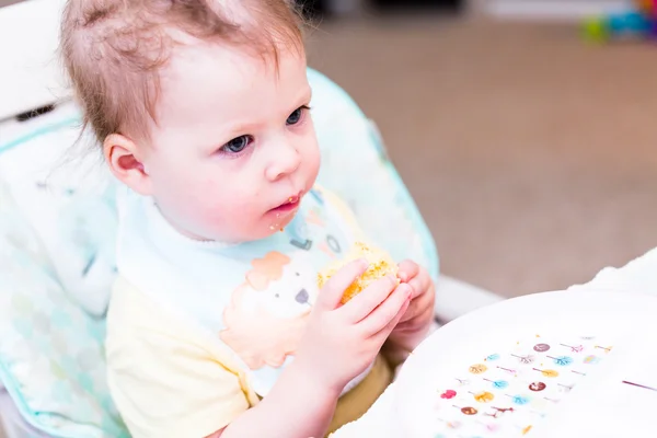 Toddler girl having lunch — Stock Photo, Image