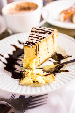 Taze İtalyan Bailey's cheesecake