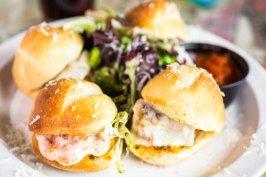 Taze İtalyan köfte kaydırıcıları