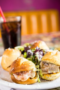 Taze İtalyan köfte kaydırıcıları