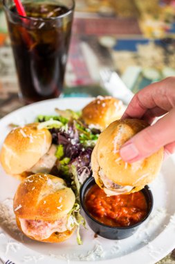 Taze İtalyan köfte kaydırıcıları