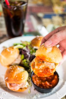 Taze İtalyan köfte kaydırıcıları