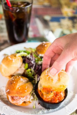 Taze İtalyan köfte kaydırıcıları