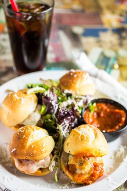 Taze İtalyan köfte kaydırıcıları