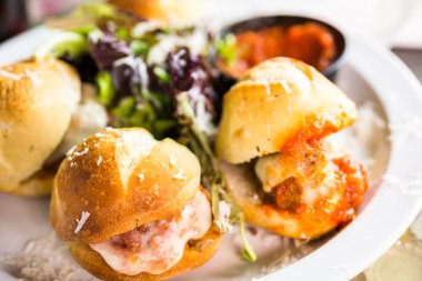 Taze İtalyan köfte kaydırıcıları