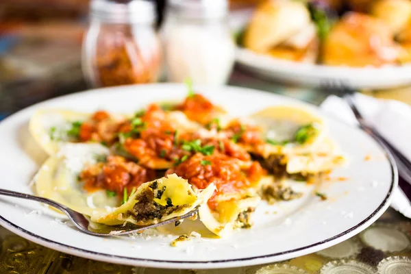 Verse Italiaanse oma ravioli — Stockfoto