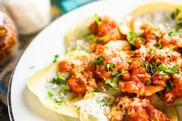 Avós italianas frescas raviolis — Fotografia de Stock