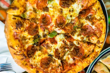 Yeni açılan pizza