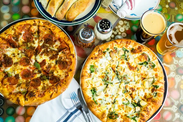 Chicken pine nut pizza — Stock Photo, Image