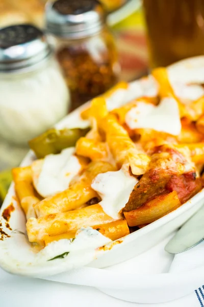 Frische Ziti-Pasta mit Wurst — Stockfoto