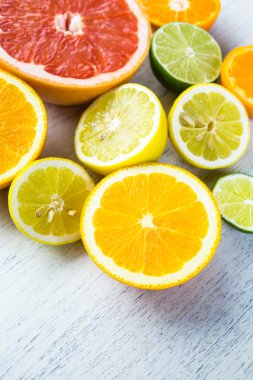 Taze narenciye meyve dilimlenmiş