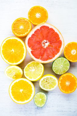 Taze narenciye meyve dilimlenmiş