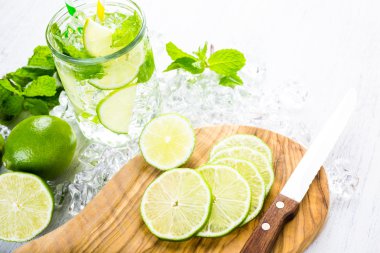 Organik turuncu ile yapılan su