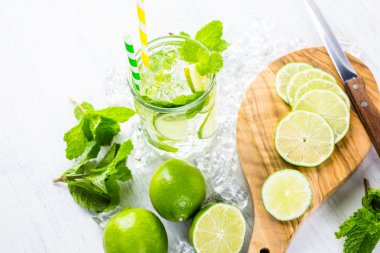 Organik turuncu ile yapılan su