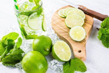 Organik turuncu ile yapılan su