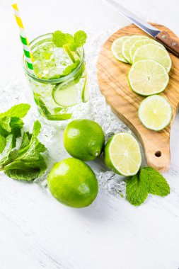 Organik turuncu ile yapılan su