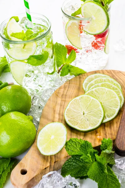 Water made with organic citruses and berries. — Stock Photo, Image