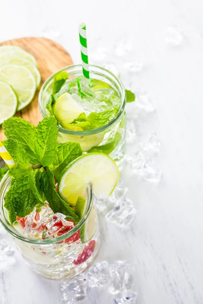 Water made with organic citruses and berries. — Stock Photo, Image