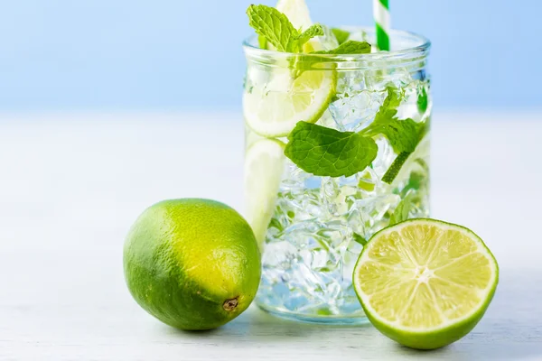 Water made with organic citruses — Stock Photo, Image