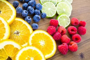 Taze organik meyve dilimlenmiş