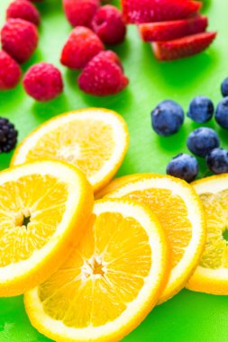 Taze organik meyve dilimlenmiş