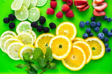 Taze organik meyve dilimlenmiş