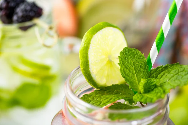 Infused water with fresh berries. — Stock Photo, Image