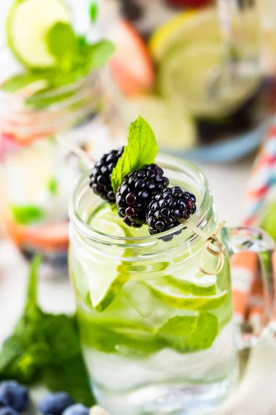 Infused water with fresh berries. — Stock Photo, Image