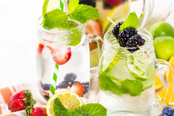 Infused water with fresh berries. — Stock Photo, Image