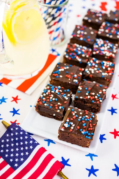 Desserter på bordet för 4 juli festa. — Stockfoto