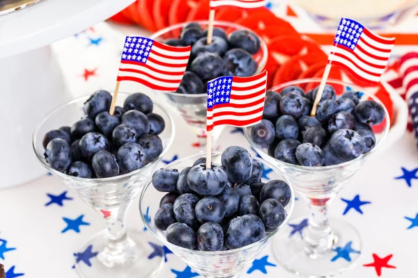 Desserter på bordet för 4 juli festa. — Stockfoto