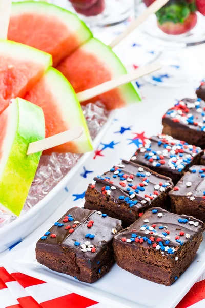 Desserter på bordet för 4 juli festa. — Stockfoto