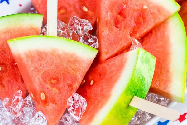 Watermeloen segment ijslollys — Stockfoto