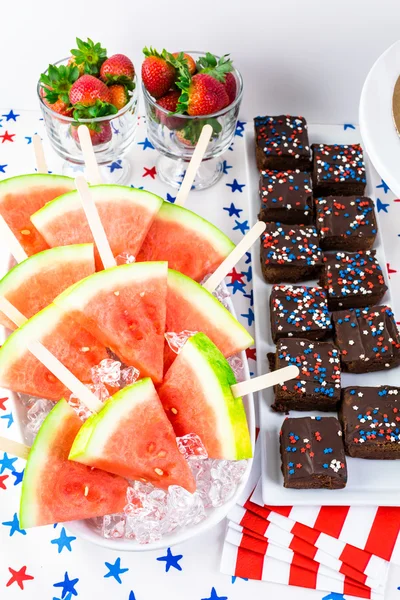 Wassermelone Scheiben Eis am Stiel — Stockfoto