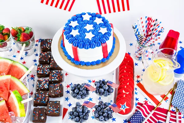 Desserts on the table for July 4th party. — Stock Photo, Image