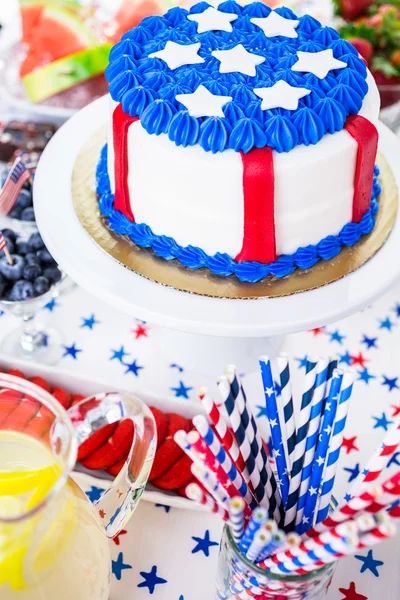 Desserter på bordet för 4 juli festa. — Stockfoto