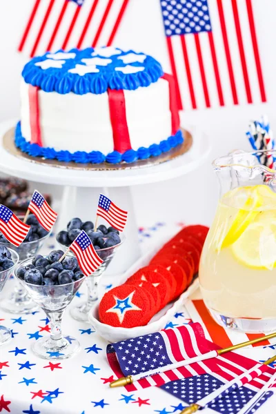 Desserts sur la table pour la fête du 4 juillet . — Photo