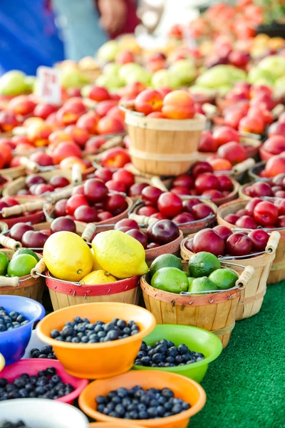 Marché d'été des agriculteurs sur Main Street à Parker — Photo