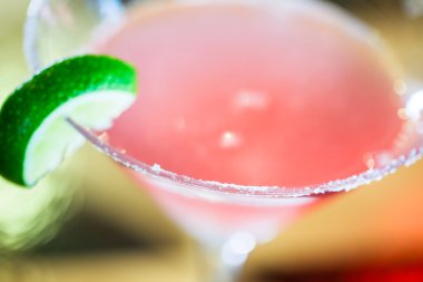 Kozmopolit içki müşteri için