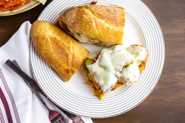 Sandwich de albóndigas en el plato — Foto de Stock