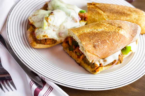 Sandwich de albóndigas en el plato —  Fotos de Stock