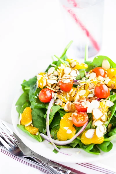 Orange spenatsallad — Stockfoto