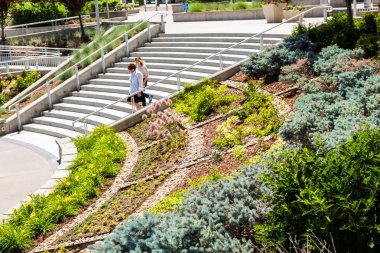 hafif raylı sistem istasyonu