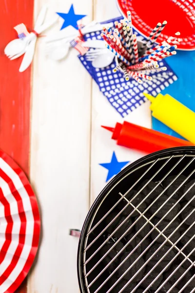 Décorations blanches, bleues et rouges pour barbecue du 4 juillet — Photo