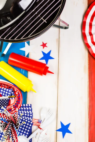 White, blue and red decorations for July 4th barbecue — Stock Photo, Image