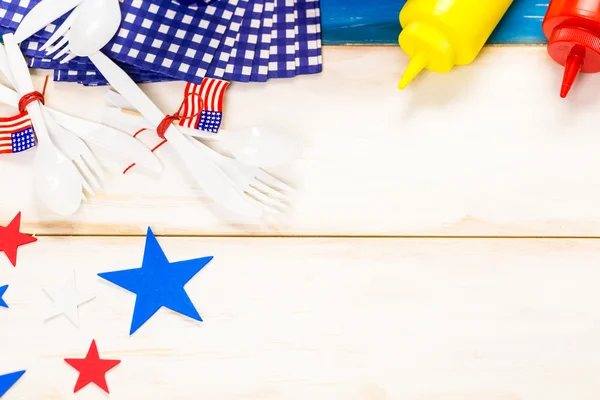 White, blue and red decorations for July 4th barbecue — Stock Photo, Image