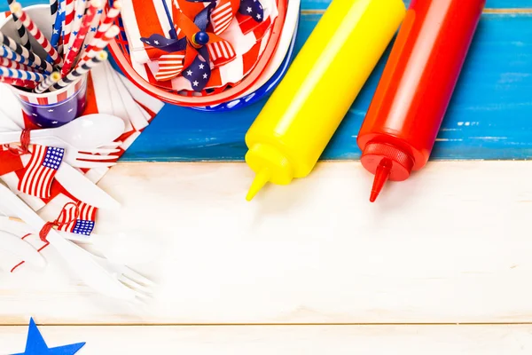 White, blue and red decorations for July 4th barbecue — Stock Photo, Image