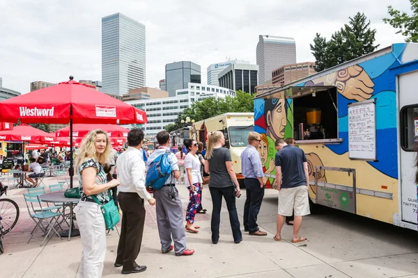 Raduno di food truck gourmet al Civic Center Park — Foto Stock